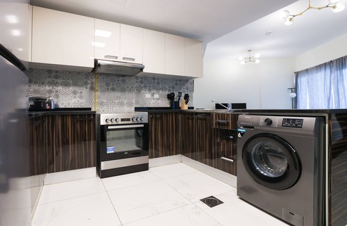 Dubai Apartment | Elite LUX Holiday Homes - Cozy & Modern 1BR in Dubai South
