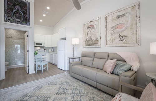 Cedar Key Apartment | Eliza Offers Beauty and Comfort Downtown!