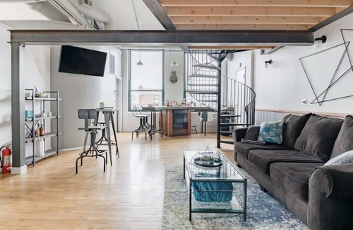 West Loop Condo | Elizabeth by Coast to Cactus | Chic Artists Loft
