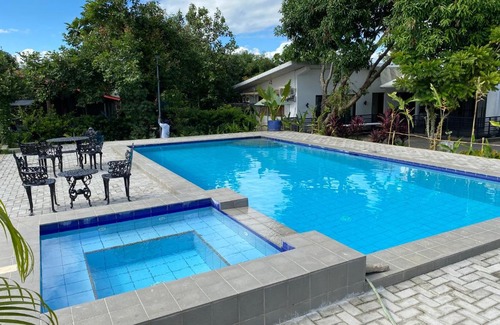 Calumpit House | Elizabeths Secret Garden Guest House