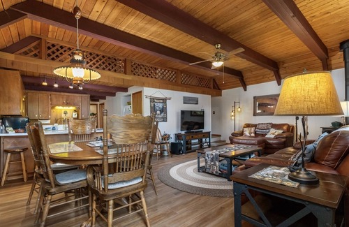 Packwood Cabin | Elk Country Cabin | Woodstove, pet friendly