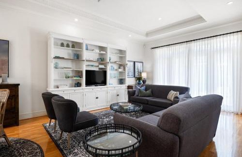 Unley Apartment | Elk House - 3BR, Dedicated Workspace, Wi-Fi