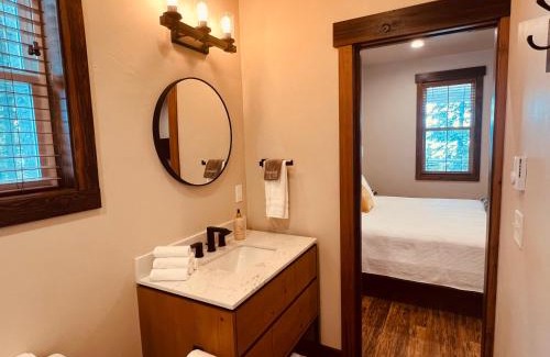 Lakeside House | Elk Ridge Village 201A Cozy Cabin with views of Flathead Lake and the mountains