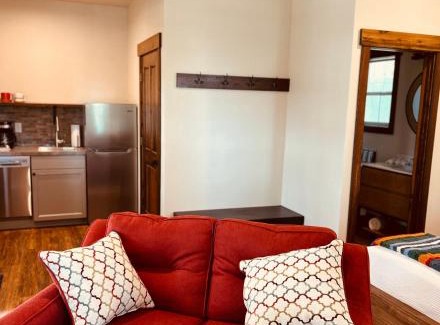 Lakeside House | Elk Ridge Village 201A Cozy Cabin with views of Flathead Lake and the mountains