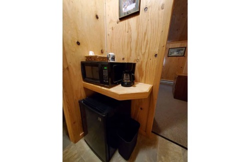 Noxon Apartment | Elk Room at Noxon Creekside Motel