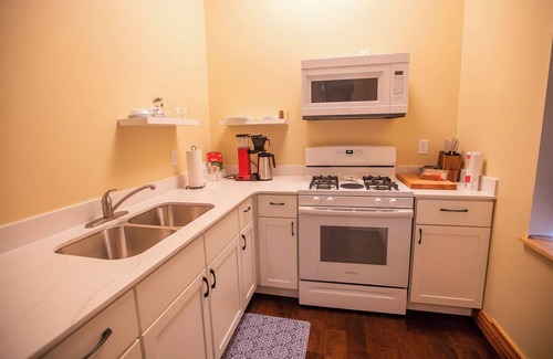 Elkader Bed & Breakfast | Elkader Iowa Bed & Breakfast, 2nd floor suite