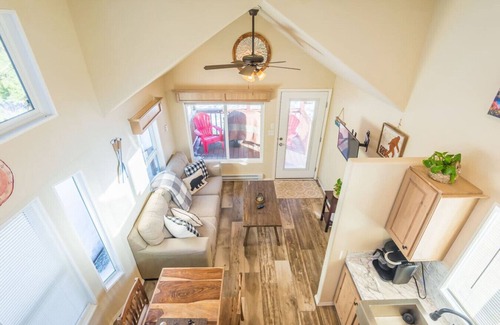 Forks House | ElkCreekInn: creekside tiny home