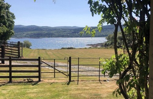 Lochgilphead House | Ellary Cottage - Cosy, Romantic Water-side Escape, Sleeps 2-4 open fire