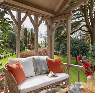 Low Newton House | Eller How House - Private Regency Property & Lake