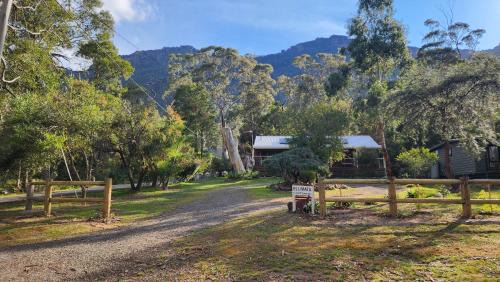 Halls Gap House | Ellimata Holiday Cottage