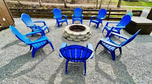Gilbert House | Ellis House Trail Lodging Sleeps 16