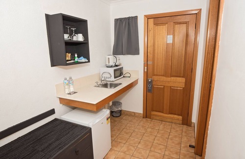 Albury Hotel | Elm Court Motel