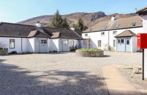 Newtonmore House | Elm