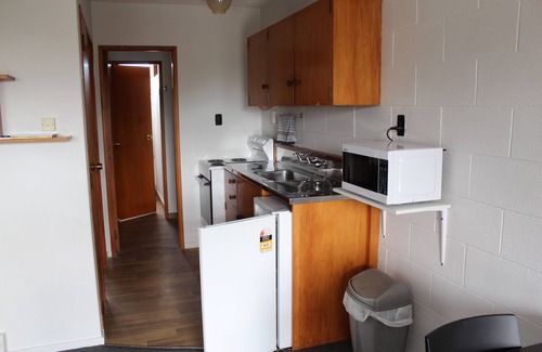 Hastings Hotel | Elmore Lodge Motel