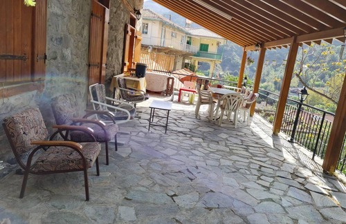 Kalopanayiotis House | Elpiniki's Old Three Bedroom House