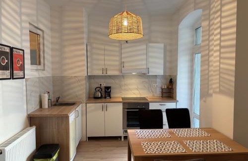 Gera Apartment | Elster 2, 1 OG, Neues Apartment mit 4 Schlafzimmern und Balkon, separates WC, im Zentrum von Gera