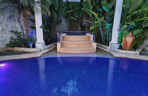 Quiapo House | Elvie Pool Villa