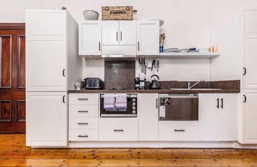 Elwood Apartment | Elwood Manor A Restored Art Deco Gem