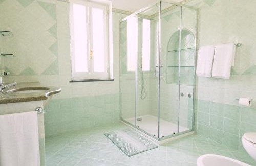Lacco Ameno Apartment | Elysium House - Apartment in Villa with Garden