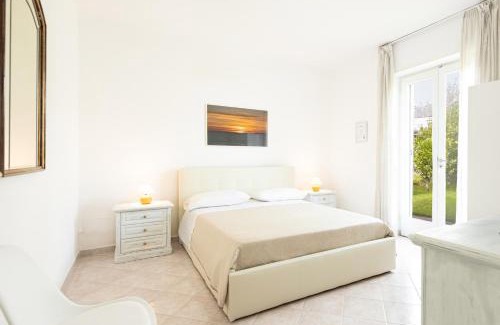 Lacco Ameno Apartment | Elysium House - Apartment in Villa with Garden