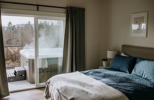 North Cowichan House | Emandare Vineyard Guest House, a Restful Haven.