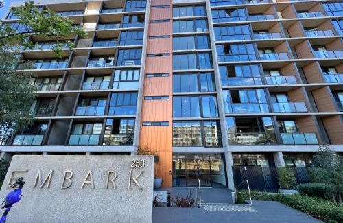 Lyneham Apartment | Embark Luxe 2BR 2Bath Apartment in Lynham 1 Secure Carpark Wifi Canberra