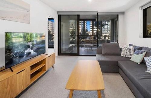 Lyneham Apartment | Embark Luxe 2BR 2Bath Apartment in Lynham 1 Secure Carpark Wifi Canberra