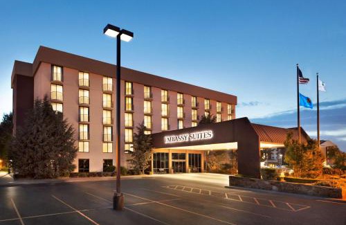 Wheatland Hotel | Embassy Suites by Hilton Oklahoma City Will Rogers Airport
