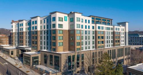Downtown Asheville Hotel | Embassy Suites By Hilton Asheville Downtown