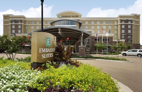 Ridgeland Hotel | Embassy Suites by Hilton Jackson North Ridgeland