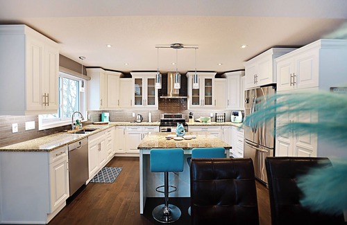 Selkirk Cottage | Embrace Lake Erie in our charming 2-story nautical waterfront cottage. n