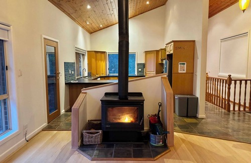 Ferny Creek House | Embrace Nature's Beauty in Ferny Creek