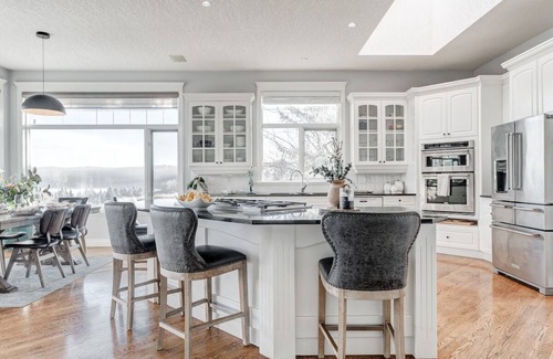 Springbank House | Emerald Bay Luxury Retreat with Hot Tub & Sauna