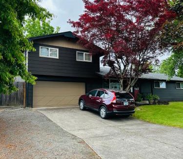Eugene Apartment | Emerald City 3 Bedroom 1 bath Home