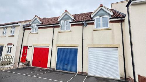 Swindon House | Emerald dream house