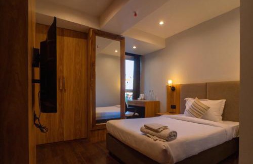 Aizawl Hotel | Emerald Hotel