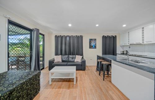 Emerald Apartment | Emerald Motel Apartments