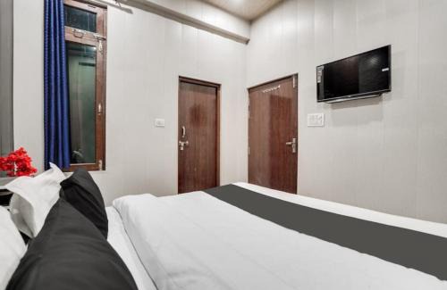 Hardoi Hotel | EMERGE HOTEl