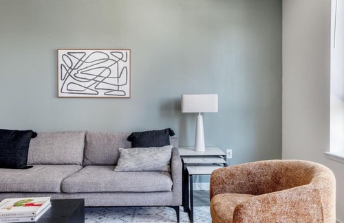 Emeryville Apartment | Emeryville 1br w rooftop yoga studio nr Mall SFO-1458
