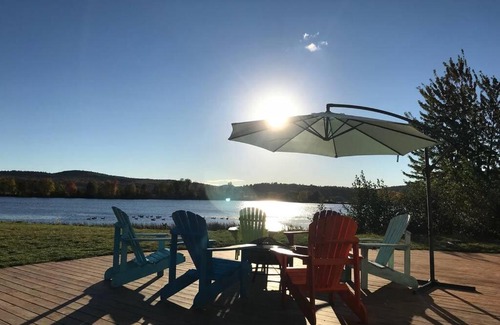 Barry's Bay Villa | Emilia's Return - 5 Acre Waterfront Estate w/Dock