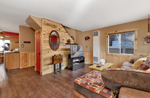 Big Bear City Ski Chalet | Emma's Cottage- Adorable Central Cozy Modern Chalet Home- Minutes to Activities