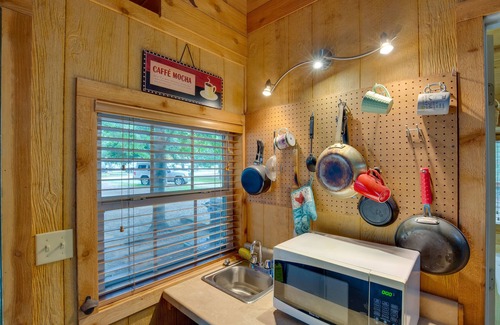 Emory Apartment | Emory Studio Cabin w/Lake Fork Boat Access!