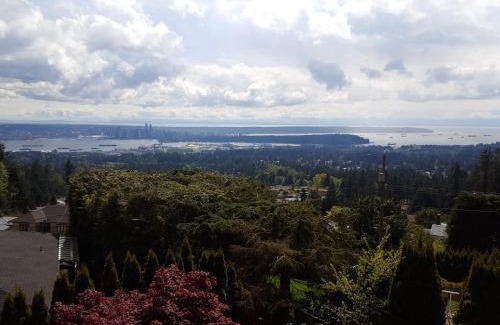 Upper Lonsdale Bed & Breakfast | Emperial Suites