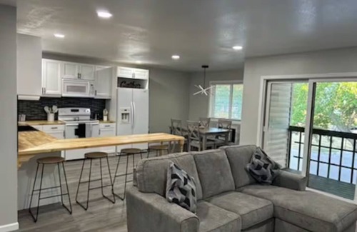Oshkosh Condo | Emperor’s View