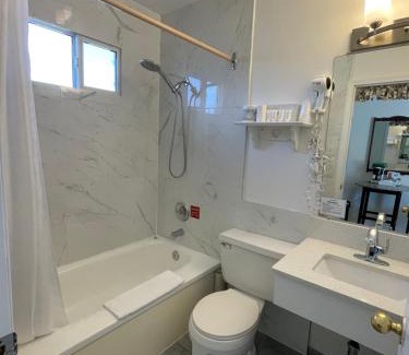 Okanagan-Similkameen Hotel | Empire Motel