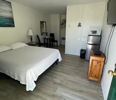 Okanagan-Similkameen Hotel | Empire Motel