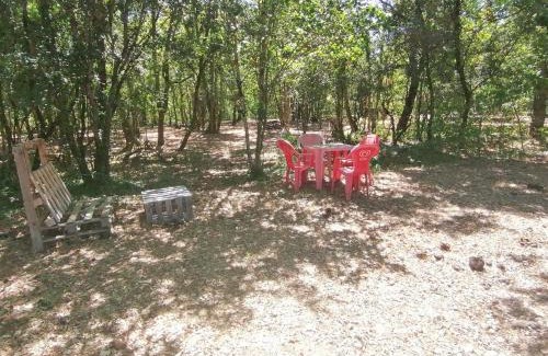 Saint-Aubin-de-Nabirat Other | Emplacement tente camping car