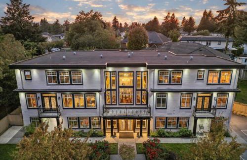 Surrey House | EMPRESS MADANI, Boutique HOTEL
