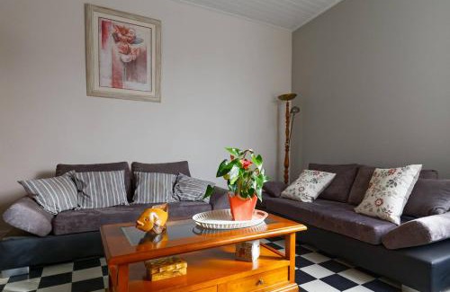 Beauvoir-sur-Mer House | En plein centre, jolie maison pour 6 avec jardin