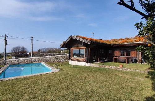 Carreco House | Encantadora moradia T1, com piscina e vista mar a 500m da praia